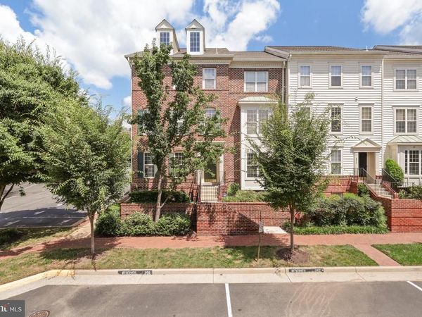 8846 ASHGROVE HOUSE LANE, Unit 101, VIENNA, VA 22182