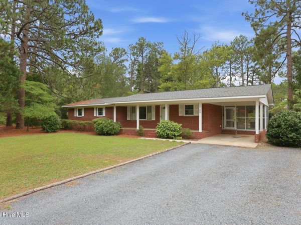 285 Mcdairmid Road, Pinehurst, NC 28374