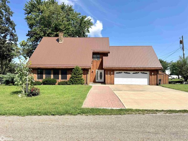 303 E Mc Kinley St., Mount Pleasant, IA 52641