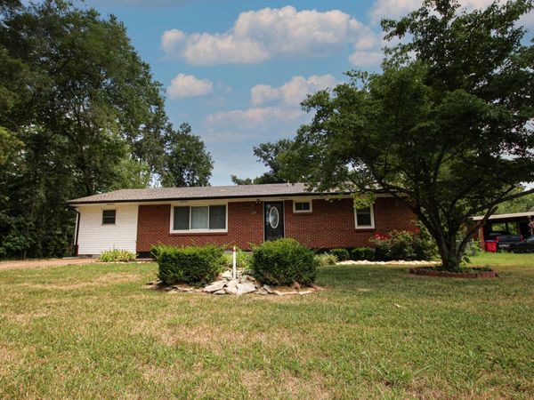 219 Hallbrook Drive, Clarksville, TN 37042