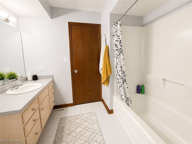 711 Lander Road , Highland Heights, OH 44143 Photo 19