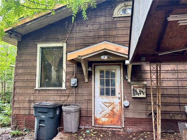 1275 N Main Street , Akron, OH 44310