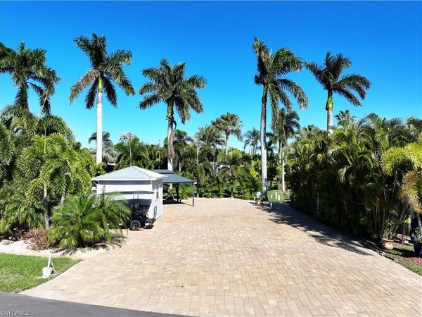 5861 Maplewood CT, FORT MYERS, FL 33905