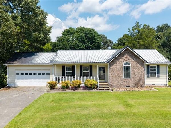 100 Walraven Way SE, Calhoun, GA 30701