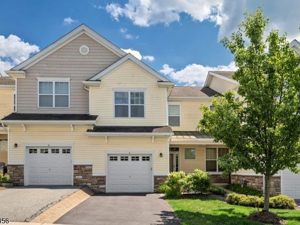 6 Alexanders Rd, Allamuchy, NJ 07840