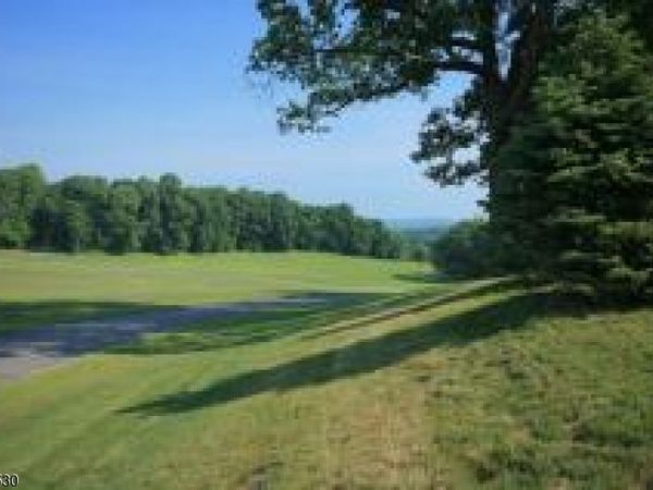 19 Exmoor Dr, Mendham, NJ 07945