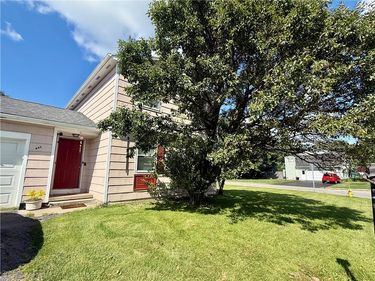 1 Woodsmeadow Lane, Rochester, NY 14623