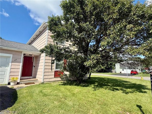 1 Woodsmeadow Lane , Rochester, NY 14623