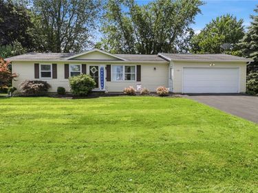 108 Long Wood Dr Drive, Rochester, NY 14612