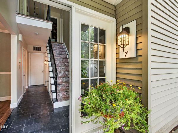 7 Spruce Court, Delmar, NY 12054