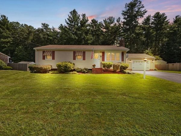 32 Colonial Drive, Taunton, MA 02780
