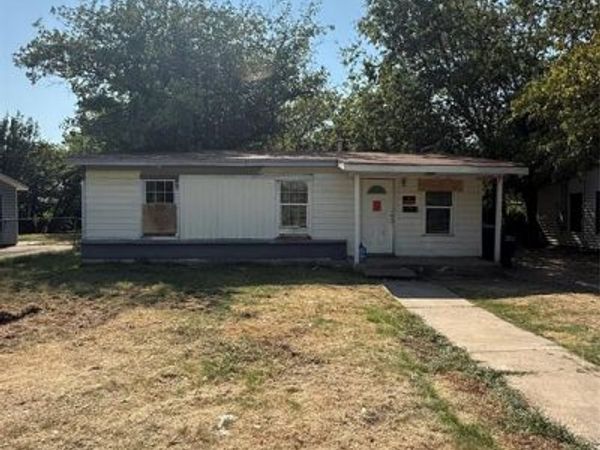 4013 Zwolle Street, Fort Worth, TX 76106