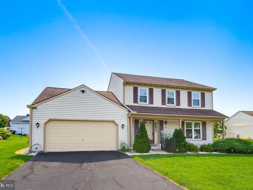214 Mentzer Avenue, New Holland, PA 17557 Main Photo