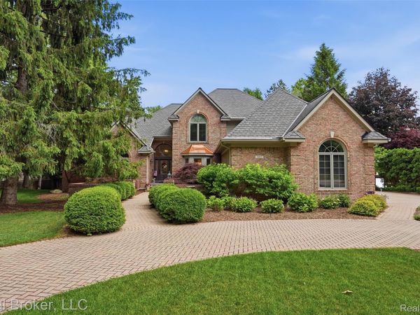 5483 Lake Ridge Drive , Genoa Township, Mi 48116