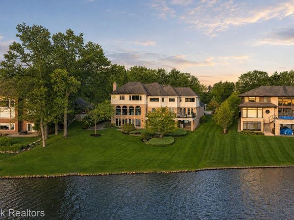 1832 Long Lake Shore Drive , Bloomfield Township, Mi 48302