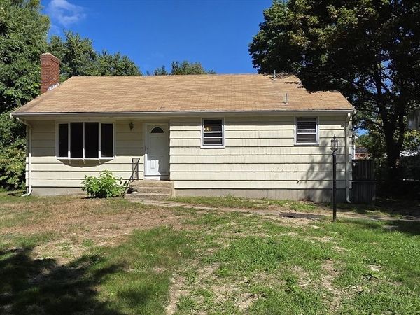 29 Whitcomb Ter, Weymouth, MA 02190