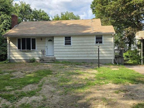 29 Whitcomb Ter, Weymouth, MA 02190