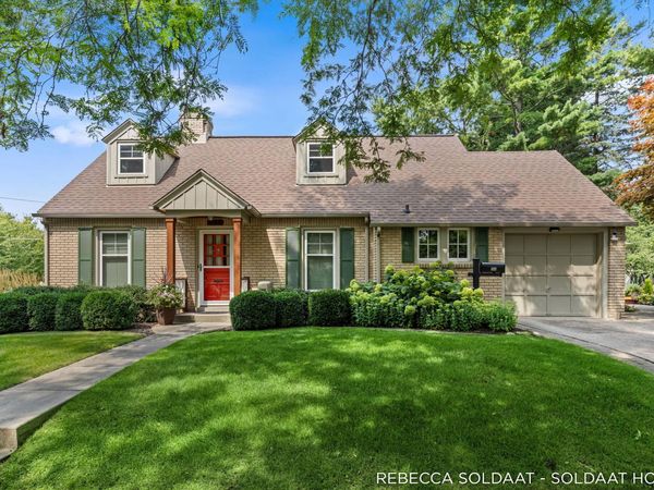 409 Marywood Drive NE, Grand Rapids, MI 49505