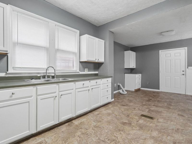 394 Belvidere Avenue , Columbus, OH 43223 Photo 8