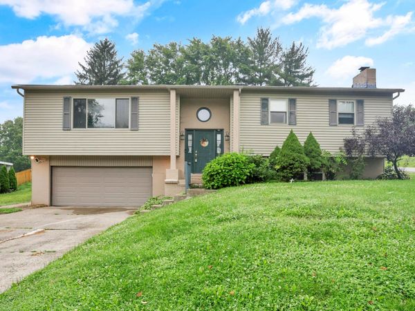 885 Hickory Road , Heath, OH 43056