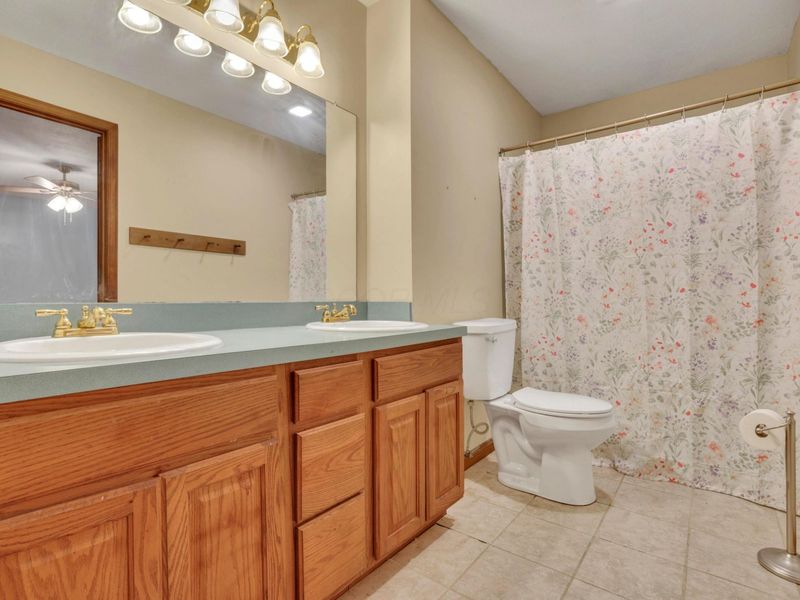 885 Hickory Road , Heath, OH 43056 Photo 24
