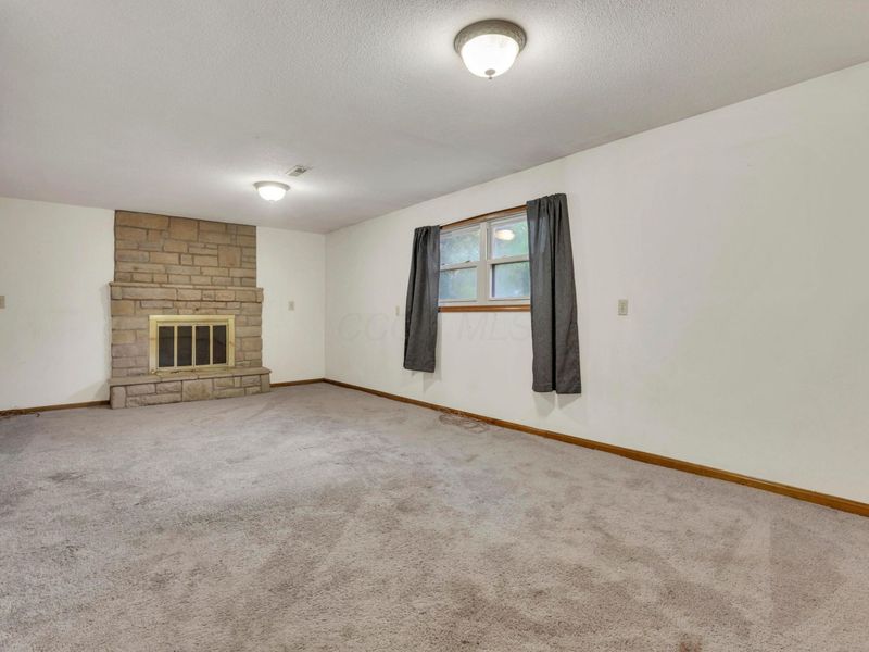885 Hickory Road , Heath, OH 43056 Photo 28
