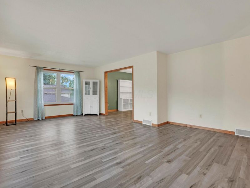885 Hickory Road , Heath, OH 43056 Photo 6