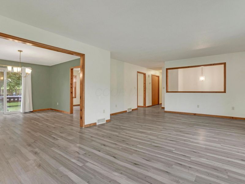 885 Hickory Road , Heath, OH 43056 Photo 7