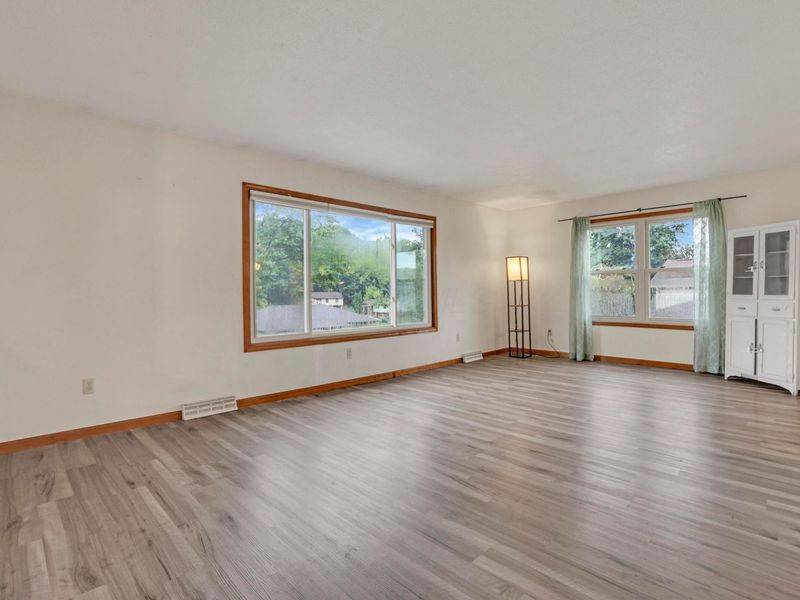 885 Hickory Road , Heath, OH 43056 Photo 8