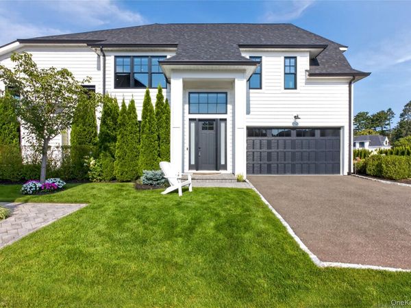 78 Three Ponds Lane E, Woodbury, NY 11797
