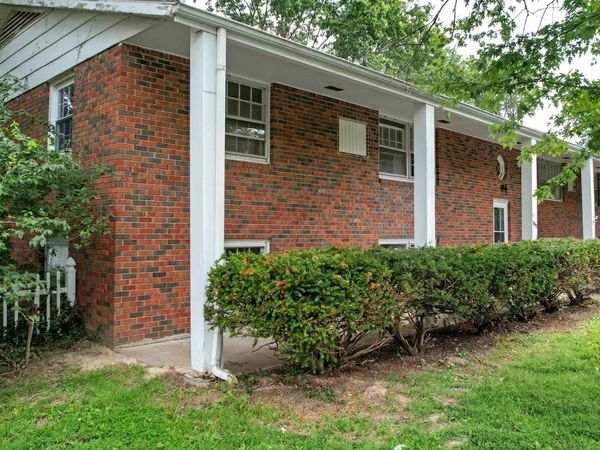 1548 Gary Drive, Carbondale, IL 62902