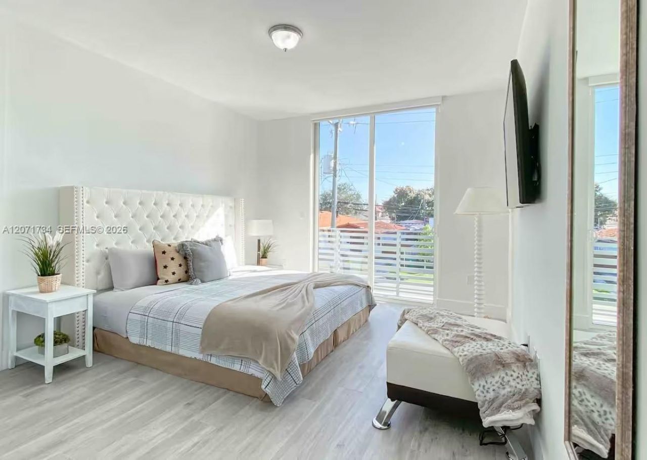 3575 SW 23rd St, Unit 3575, Miami, FL 33145 Photo