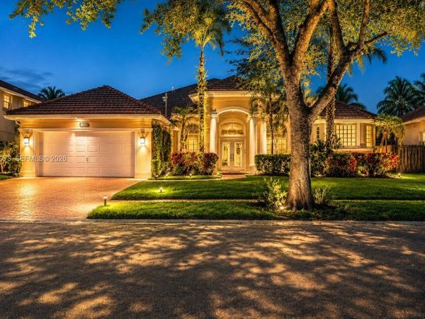 13845 NW 20th St , Pembroke Pines, FL 33028