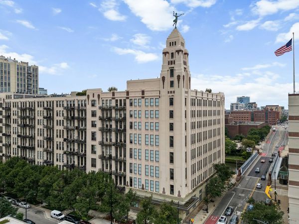 758 N Larrabee Street , Unit 418, Chicago, IL 60654