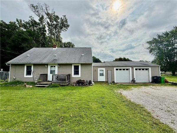 448 Hiwood Avenue , Munroe Falls, OH 44262