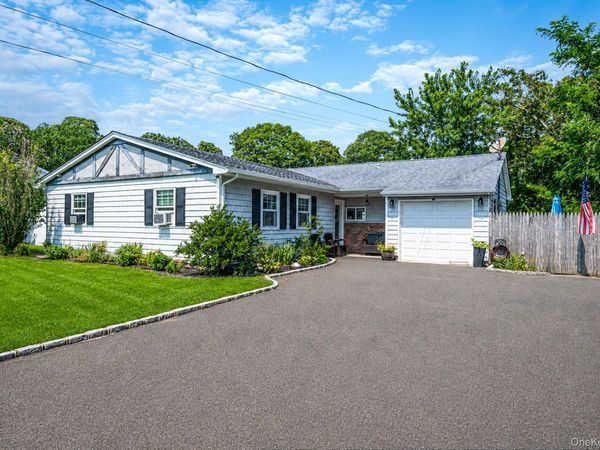 40 Elm Avenue , Flanders, NY 11901