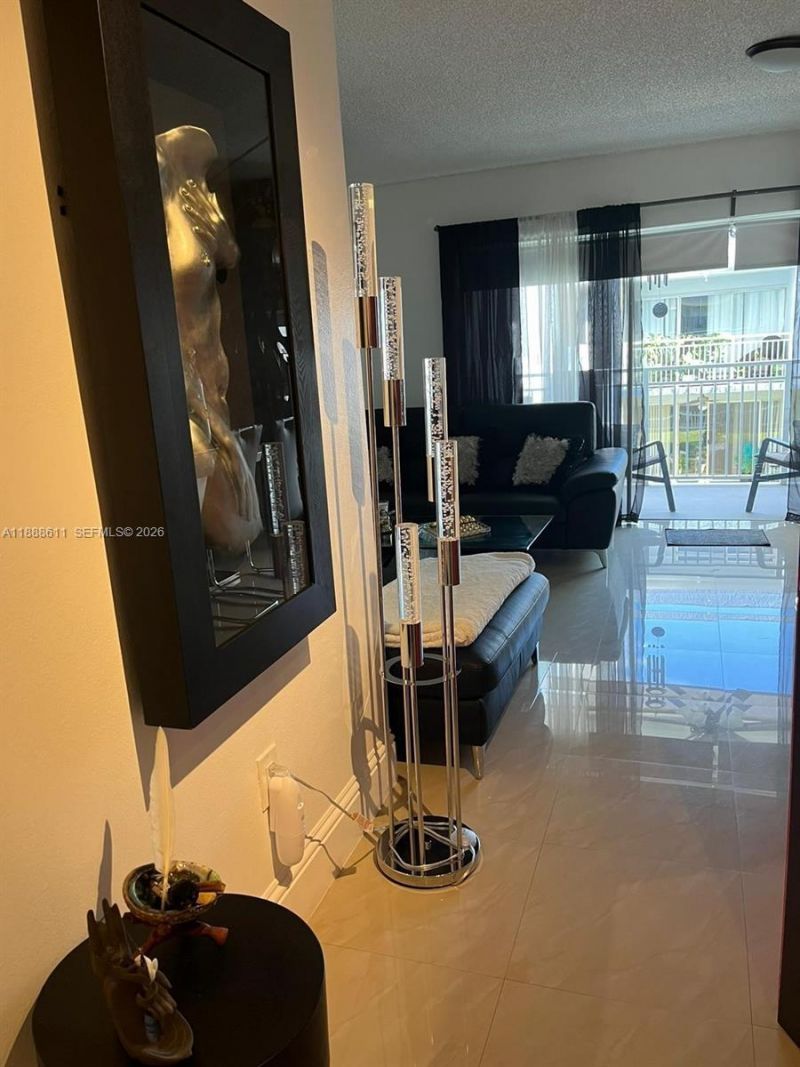9375 Fontainebleau Blvd, Unit L219, Miami, FL 33172 Photo