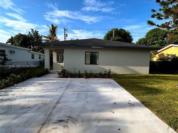 2950 NW 93 ST, Miami, FL 33147