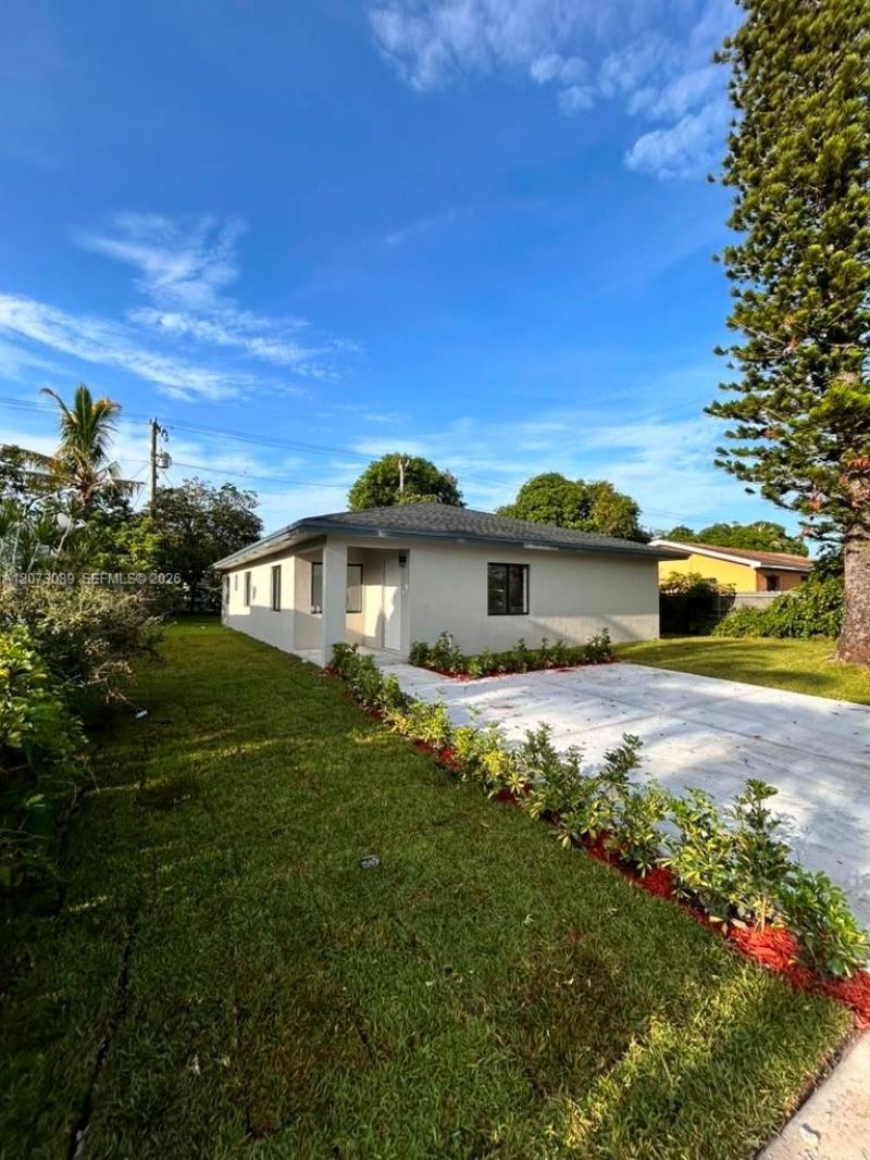 2950 NW 93 St, Miami, FL 33147 Photo