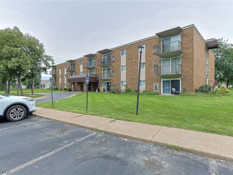 1315 S Lake Wilmer Drive, Unit 303, Sandusky, OH 44870 Photo 4