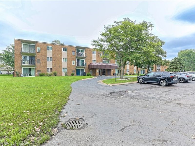 1315 S Lake Wilmer Drive, Unit 303, Sandusky, OH 44870 Photo 5