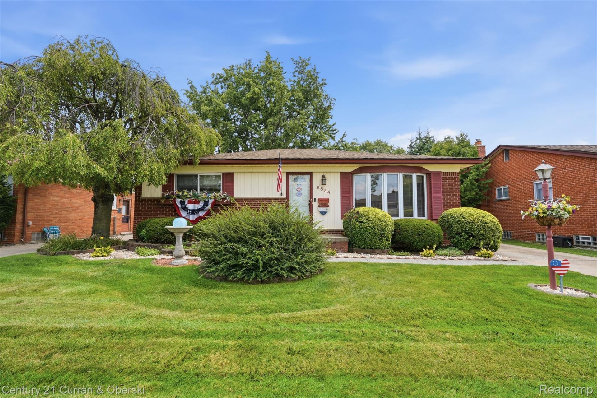 6834 Cronin Drive, Dearborn Heights, Mi 48127 Main Photo