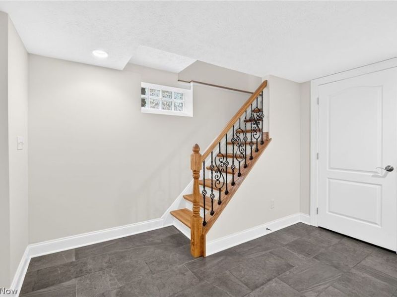 1515 Bunts Road , Lakewood, OH 44107 Photo 28