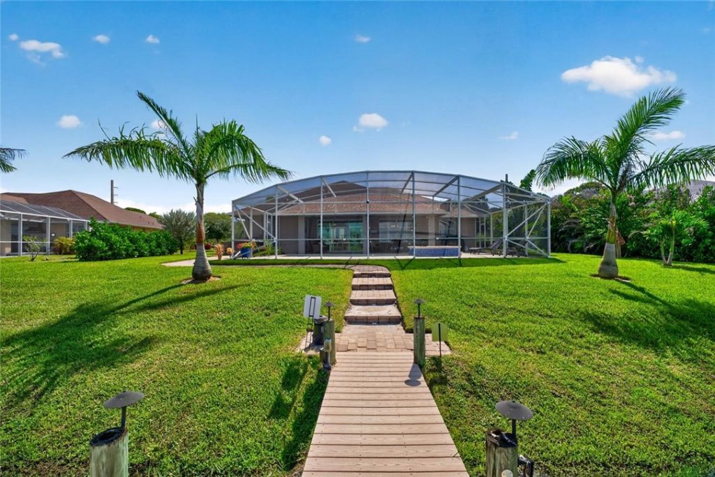 935 Yearling Trail, Sebastian, FL 32958 Photo