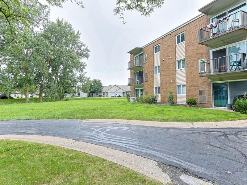 1315 S Lake Wilmer Drive, Unit 303, Sandusky, OH 44870 Photo 4
