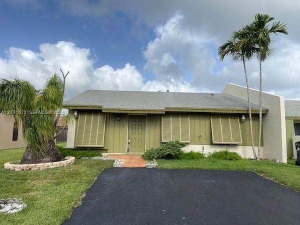 11942 SW 122nd Pl , Unit ., Miami, FL 33186