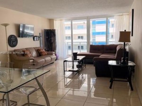 3140 S Ocean Dr , Unit 309, Hallandale Beach, FL 33009