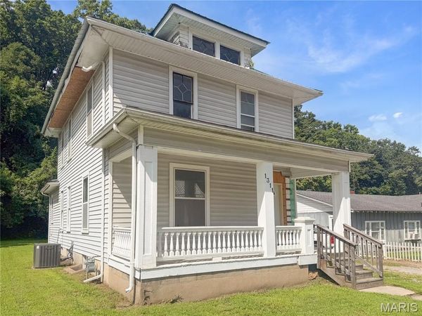 1311 Fulton Avenue , Hannibal, MO 63401
