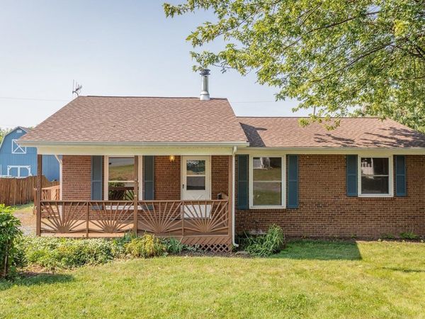 204 FOURTH ST, BROADWAY, VA 22815