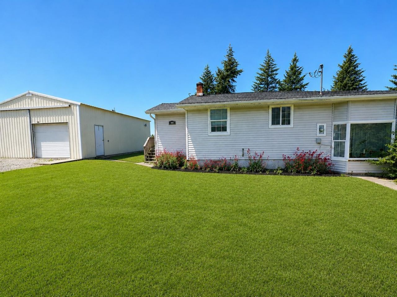 105 N Johnson Ave, Fairfield, WA 99012 Main Photo
